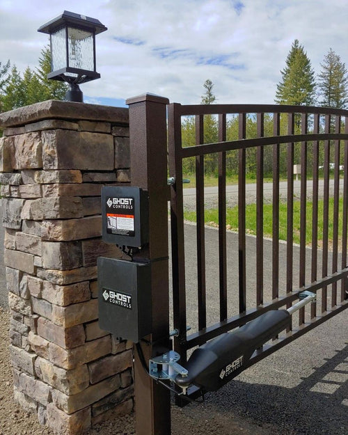 Ghost Controls TDS2XP Heavy-Duty Solar Dual Automatic Gate Opener Kit